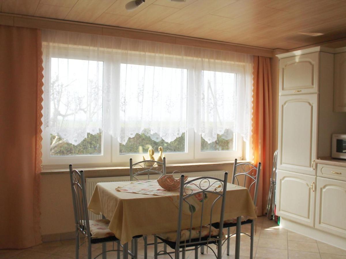 Spacious Apartment In Brusow With Garden Kropelin Exterior photo